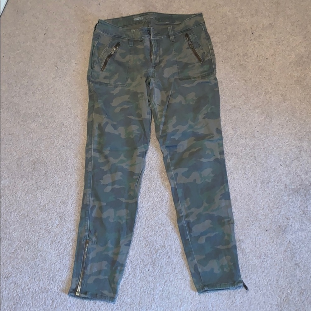 Camo skinny jeans
